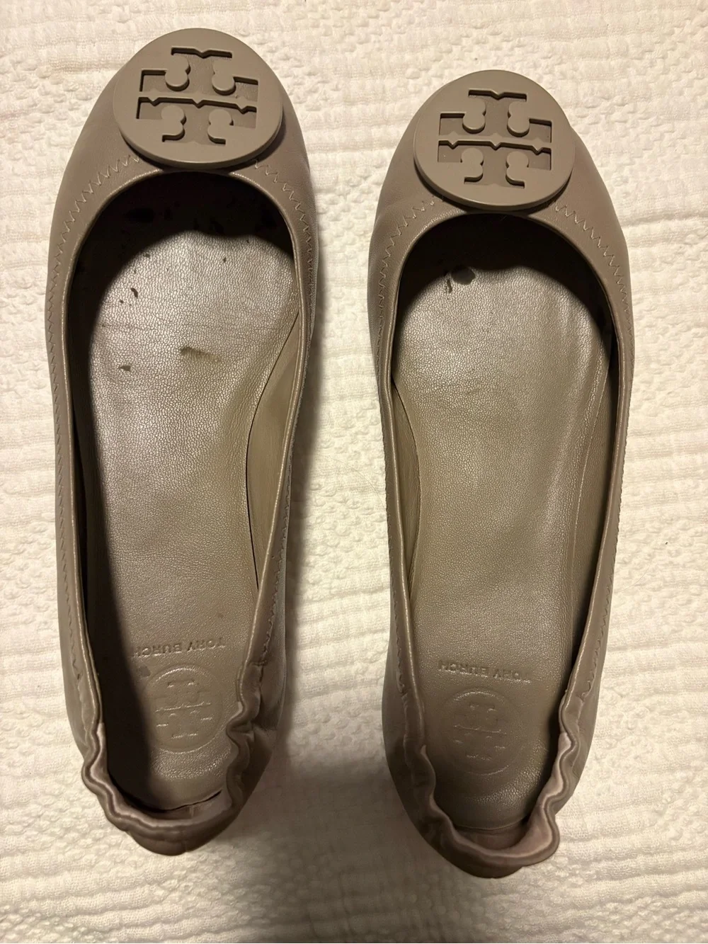 Tory Burch French Gray Logo Round-Toe Ballet Flats